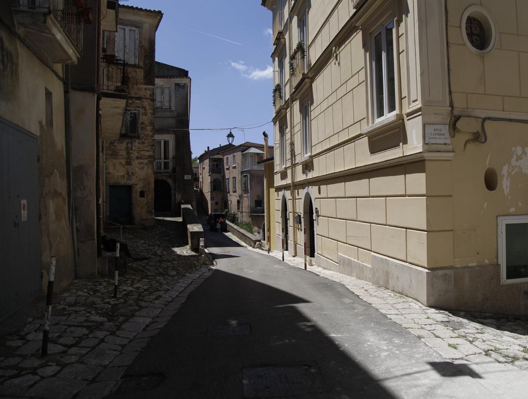 Grey Apartment Caiazzo Exterior photo
